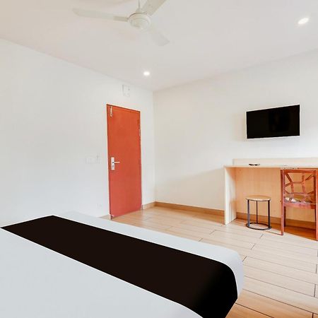 فندق Super Townhouse فيساخاباتنام المظهر الخارجي الصورة