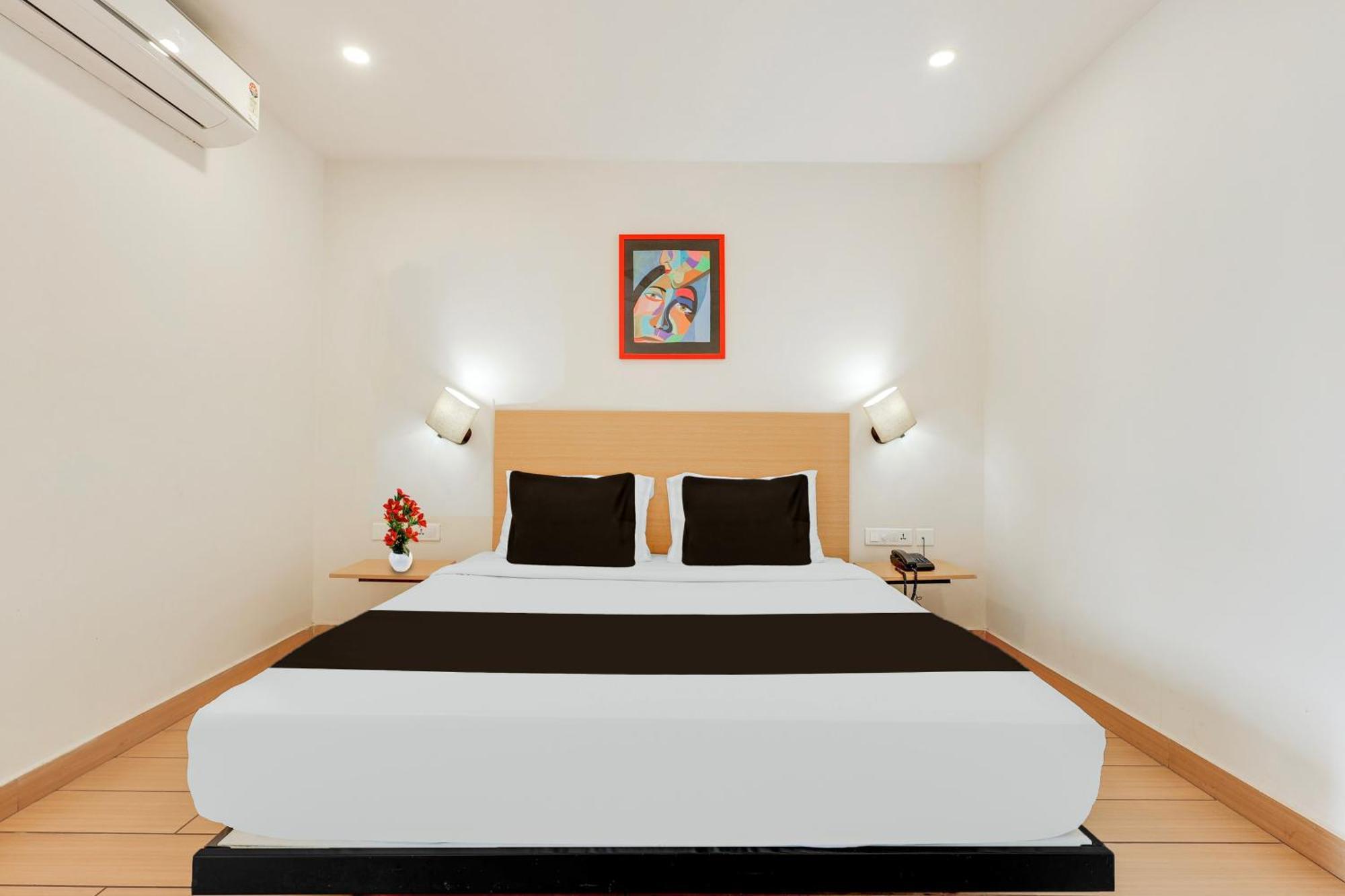 فندق Super Townhouse فيساخاباتنام المظهر الخارجي الصورة