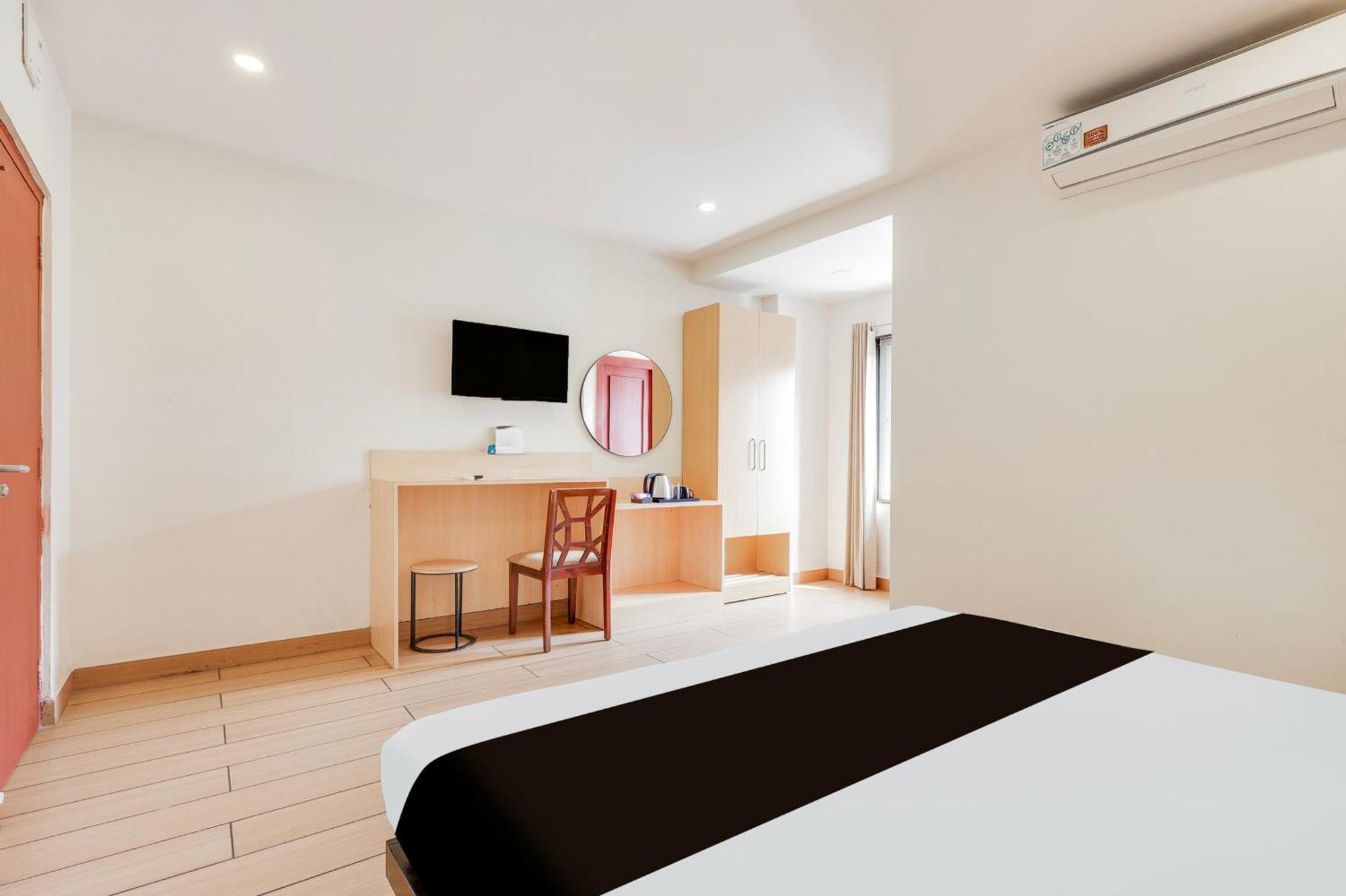 فندق Super Townhouse فيساخاباتنام المظهر الخارجي الصورة