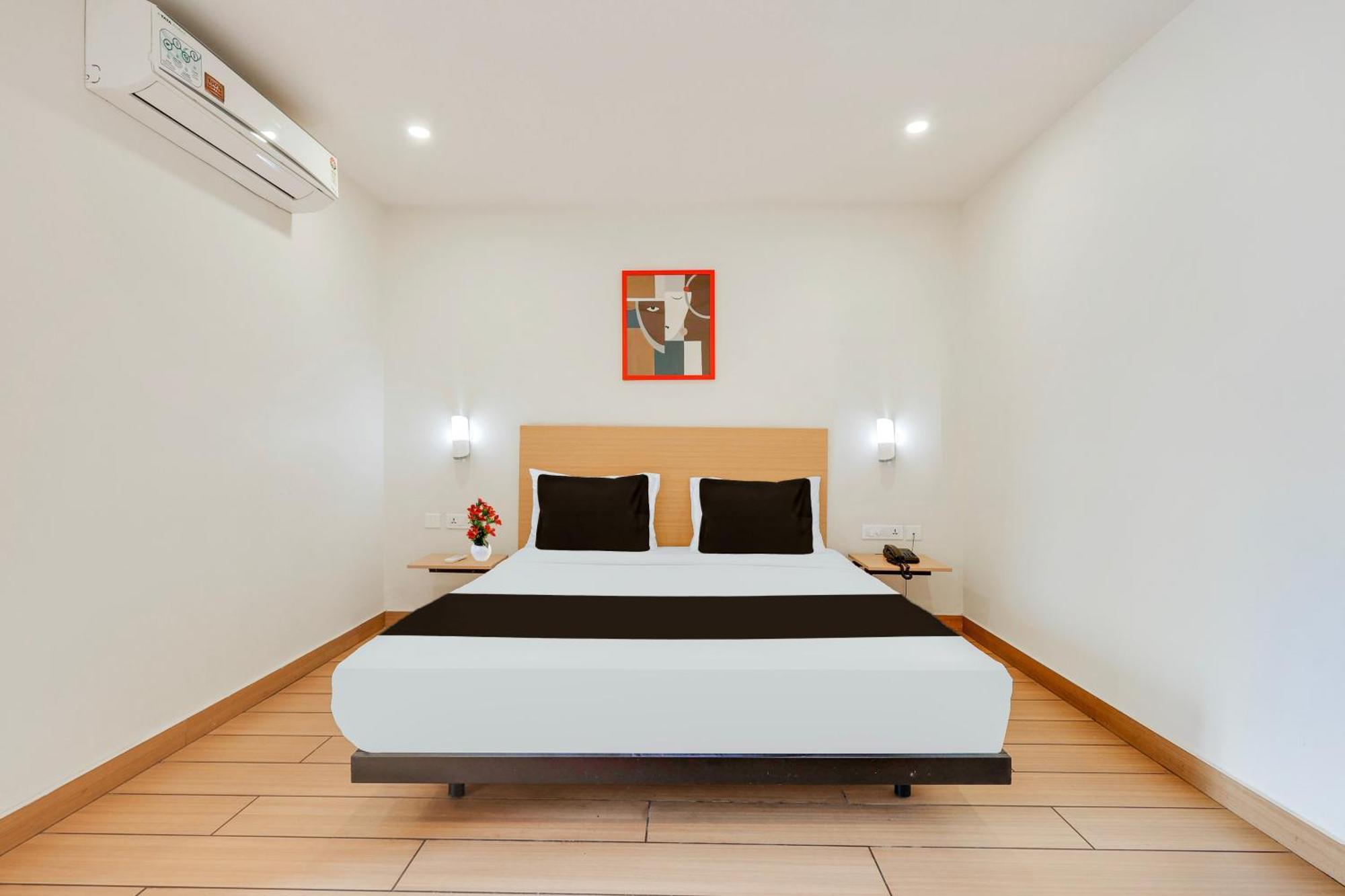 فندق Super Townhouse فيساخاباتنام المظهر الخارجي الصورة
