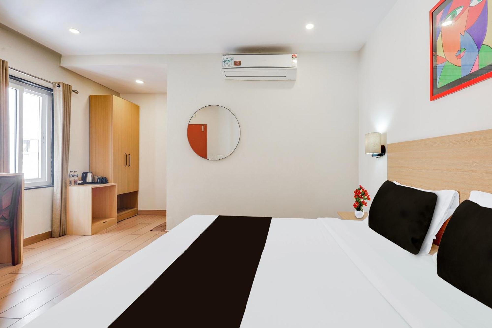 فندق Super Townhouse فيساخاباتنام المظهر الخارجي الصورة