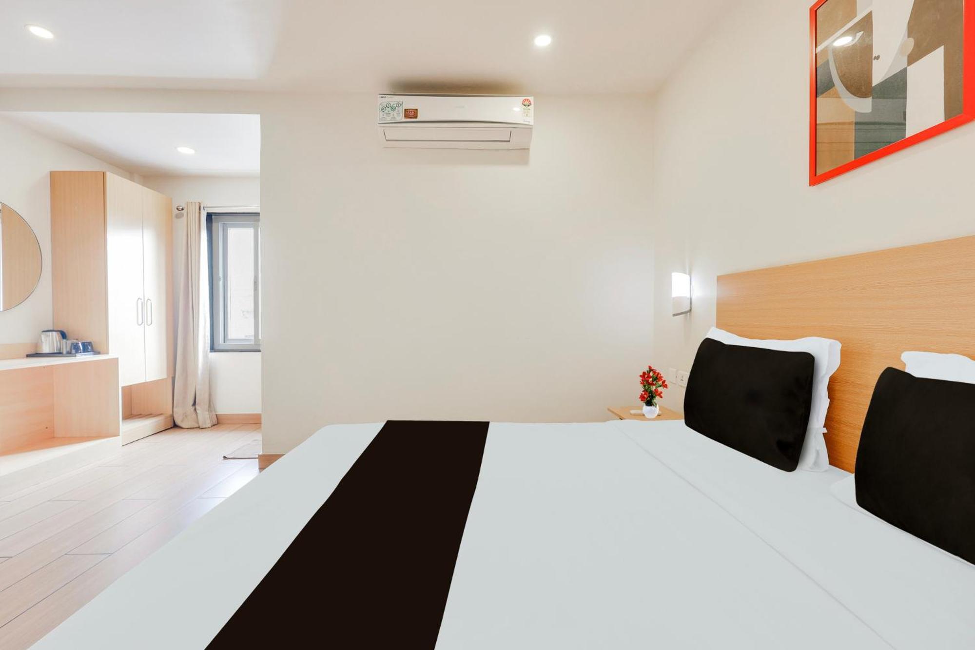 فندق Super Townhouse فيساخاباتنام المظهر الخارجي الصورة