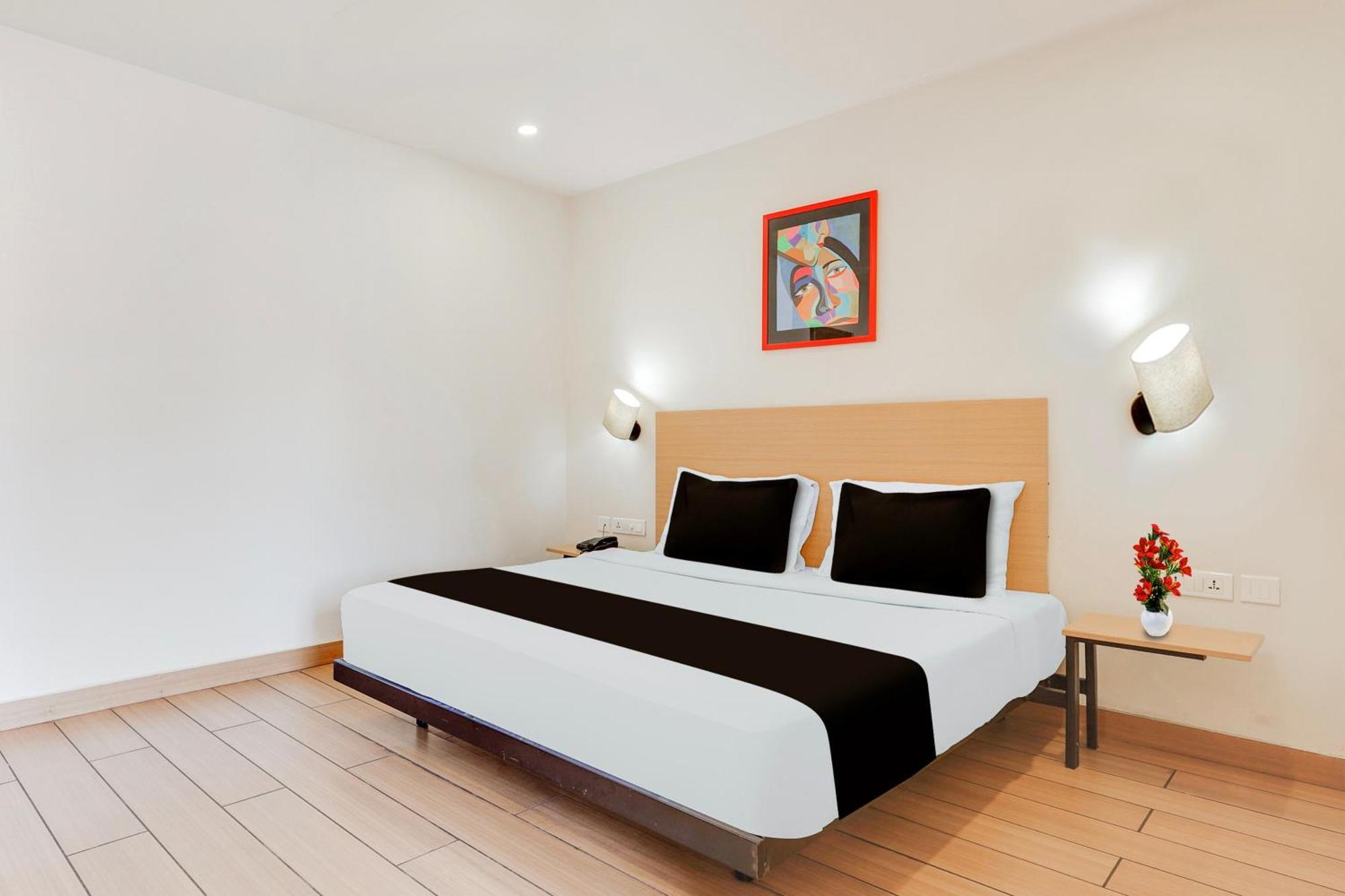 فندق Super Townhouse فيساخاباتنام المظهر الخارجي الصورة